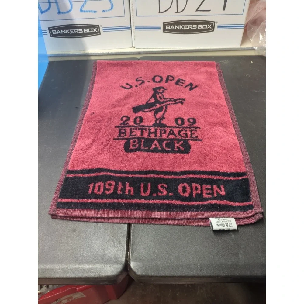 2009 IS Open Bethpage Black Golf Towel. Red And Black.